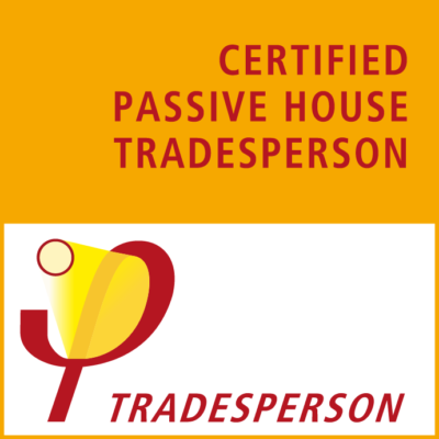 Badge for certified passive house tradesperson with logo and text.