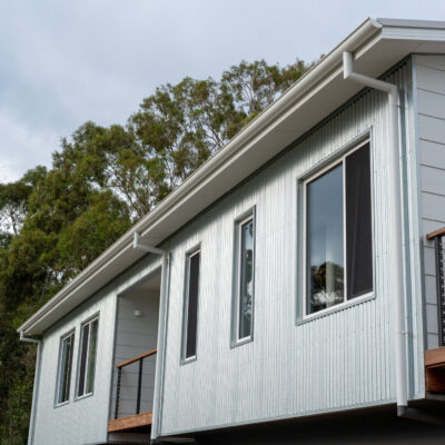 Contemporary residential building by Enduro Builders in Australia.